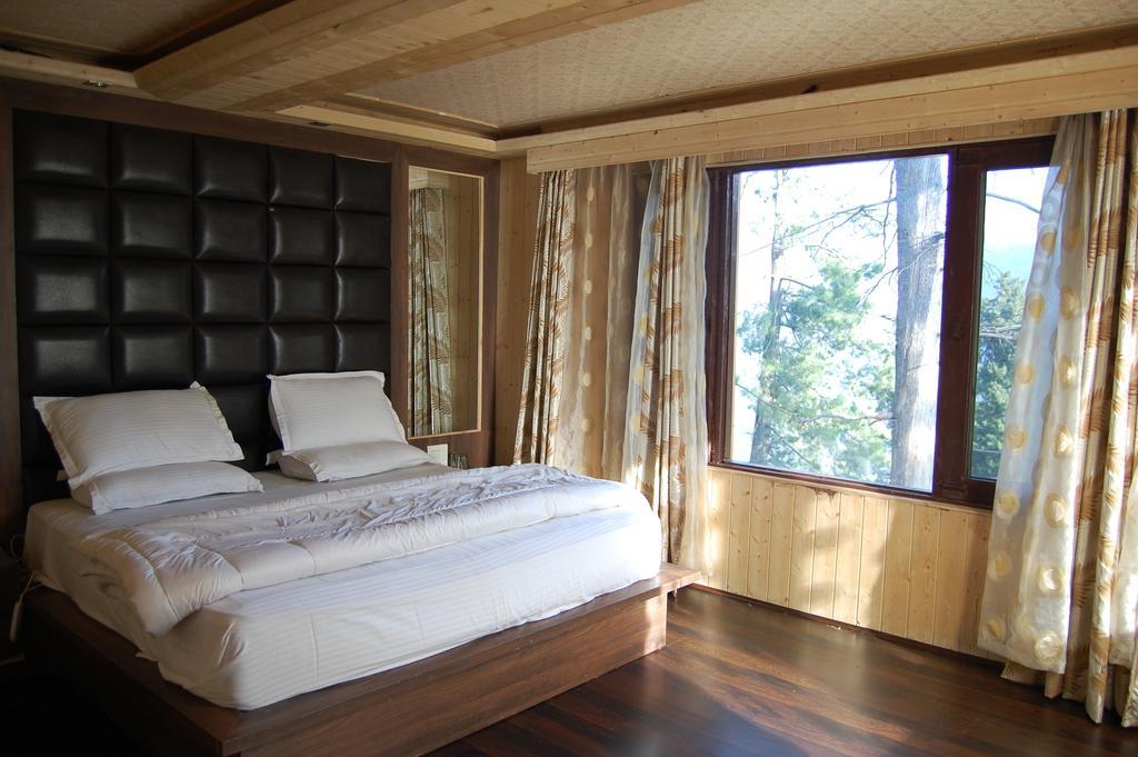 Hotel Zahgeer Continental Гулмарг Стая снимка