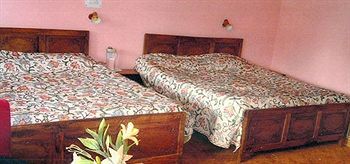 Hotel Zahgeer Continental Гулмарг Екстериор снимка